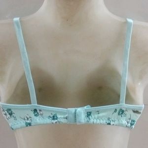 Flora fine fitting bra with tag