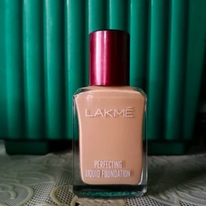 Lakme Perfecting Liquid Foundation