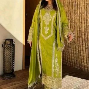 New/Unused Embroidered Pakistani Kurta Set