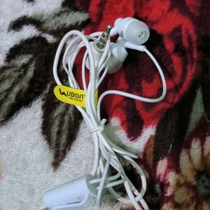 FREE!! UBON Earphone With Off White Peplum Top