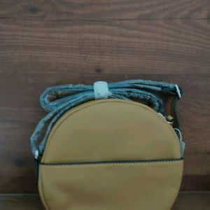 !!! BRAND NEW !!! Sling Bag