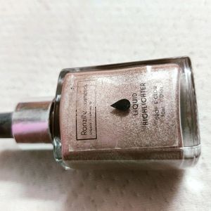 Ronzille cosmetics LIQUID ILLUMINATOR