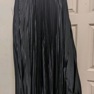 Pleated skirt