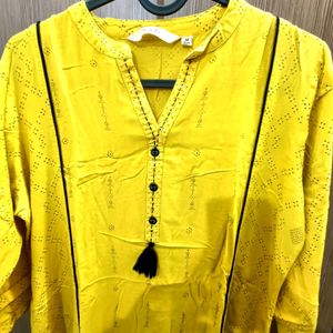 Yellow Gold Stright Silk Blend Cotton Kurti