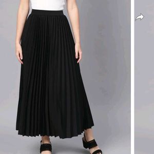 DL Fashion Women Solid Pleated Balck Skirt