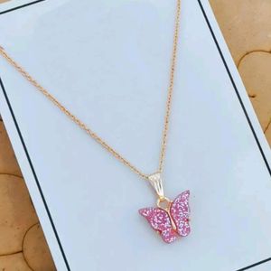 Butterfly pendant set - pink