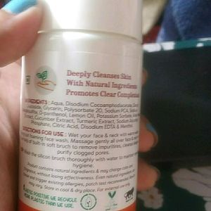 Mama Earth Vitamin C Foaming Face Wash With Vitamin C And Turmeric