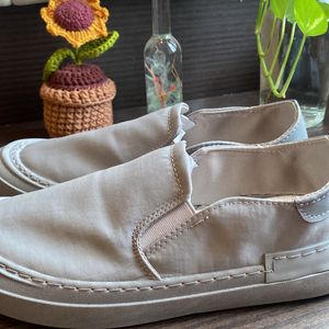 MEN SLIP ON SNEAKER