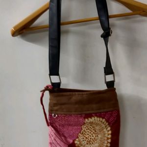 🎀🏵️ AN ETHNIC SLING BAG FOR NAVRATRAS 🏵️