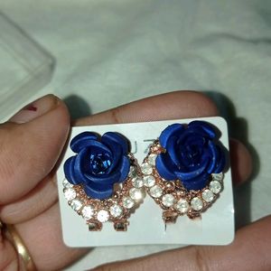 very beautiful stone studs earring