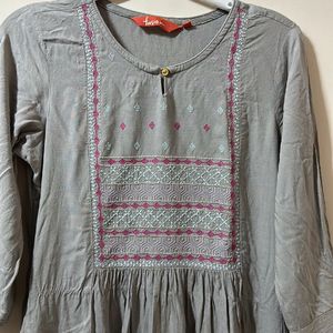 Aline Grey Kurtha