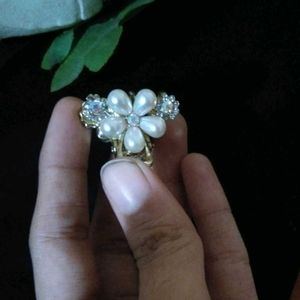 Flower Pearl  Hair Clutcher