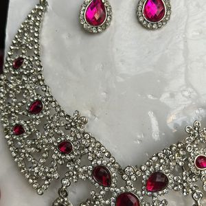 Womens Heavy Neckalce