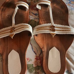 Women's Kolhapuri Chappals |