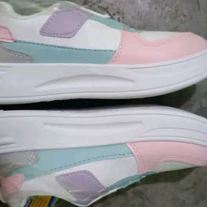 Branded Multicolour Casual Women Shoes 👟👟