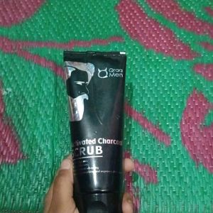 Qraa men Activated Charcoal Scrub