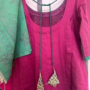 Ethnic Kurta With Pant And Dupatta