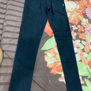 P10 Size 28 Skinny Jeans For Ladies