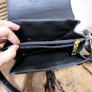 Black Bow Slingbag