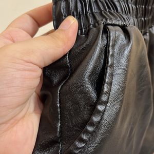 (PRICE DROP) Super Cute Leather Shorts