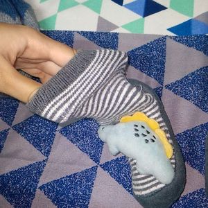 Cap And Boots Combo For Baby 6-12 Months