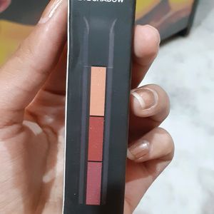 RENEE 3 IN 1 EYESHADOW ( TOTALLY NEW )