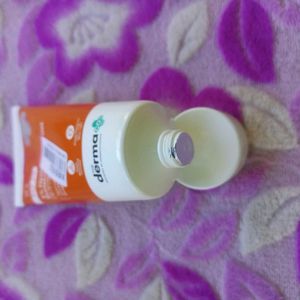 The Derma Co 2 % Hyaluronic Acid Sunscreen Aquagel