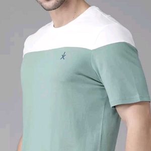 Men Green White Colourblocked Round Neck T-shirt