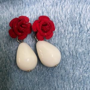 Red rose earring