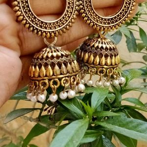 Women Beautiful Golden Jhumke