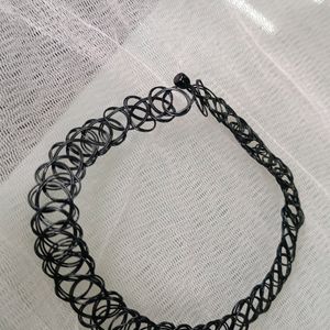 Black Chic Choker