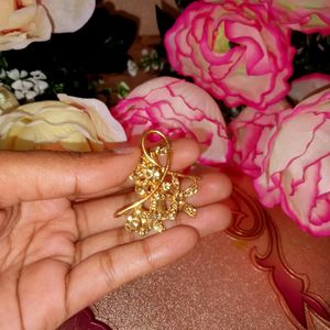 two chain with one saree pin