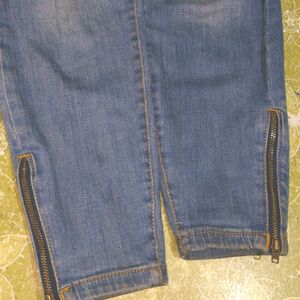 hard solid jeans of  Nova Brand, stylish finishing, perfect chain and button, can be worn with any upper clothing, casual wear, can be used roughly, leg bottom has chains.