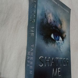 Shatter Me (Novel One) Trendy.