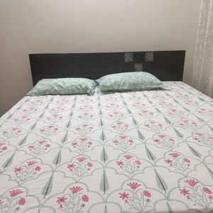 Urgent Sale Cot With Wakefit Mattress