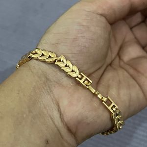 Golden  Lavishing Bracelet