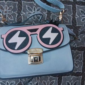 FUNKY SLING BAG