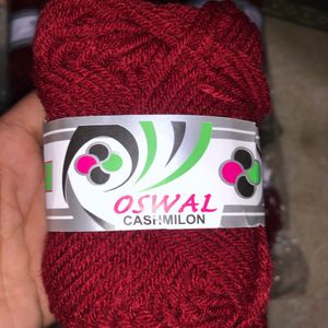 Oswal ऊन Color Is Maroon