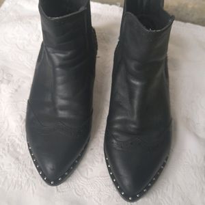 Black Boot