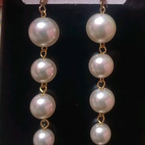 Low Weight Party Wear White Earrings For Women