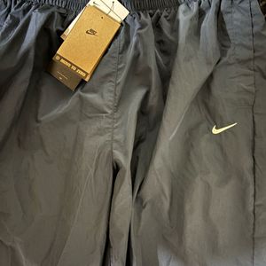 NIKE JOGGERS TRACK PANTS NEW WITH TAG