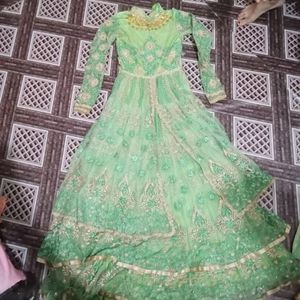 I Selling Gowns