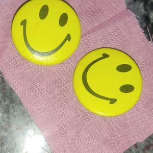 Smiles Brouch With Pin