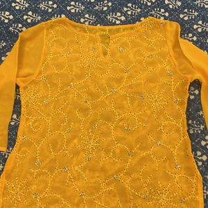 Yellow ladies Top, Sequined , M