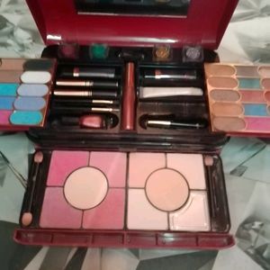 Make Up Box