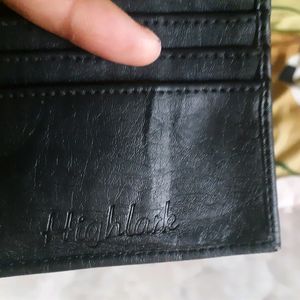 Man Wallet  In Good Condition