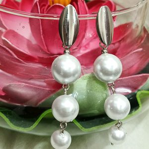 (₹90)Pearl Drop Earrings