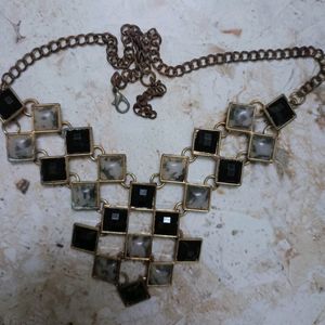 Stylish Necklace With Square Beads