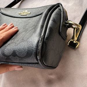 COACH HIGH QUALITY SLING BAG