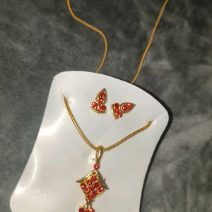 Red Neckpiece Set